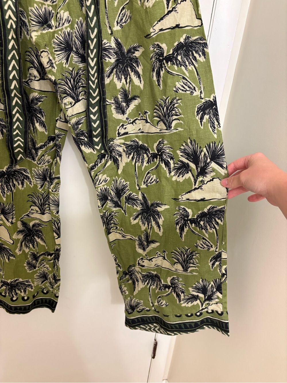 Tahari 100% Linen Wide Leg Pants Green Tropical Palm Print Belted Resort M - Picture 5 of 12